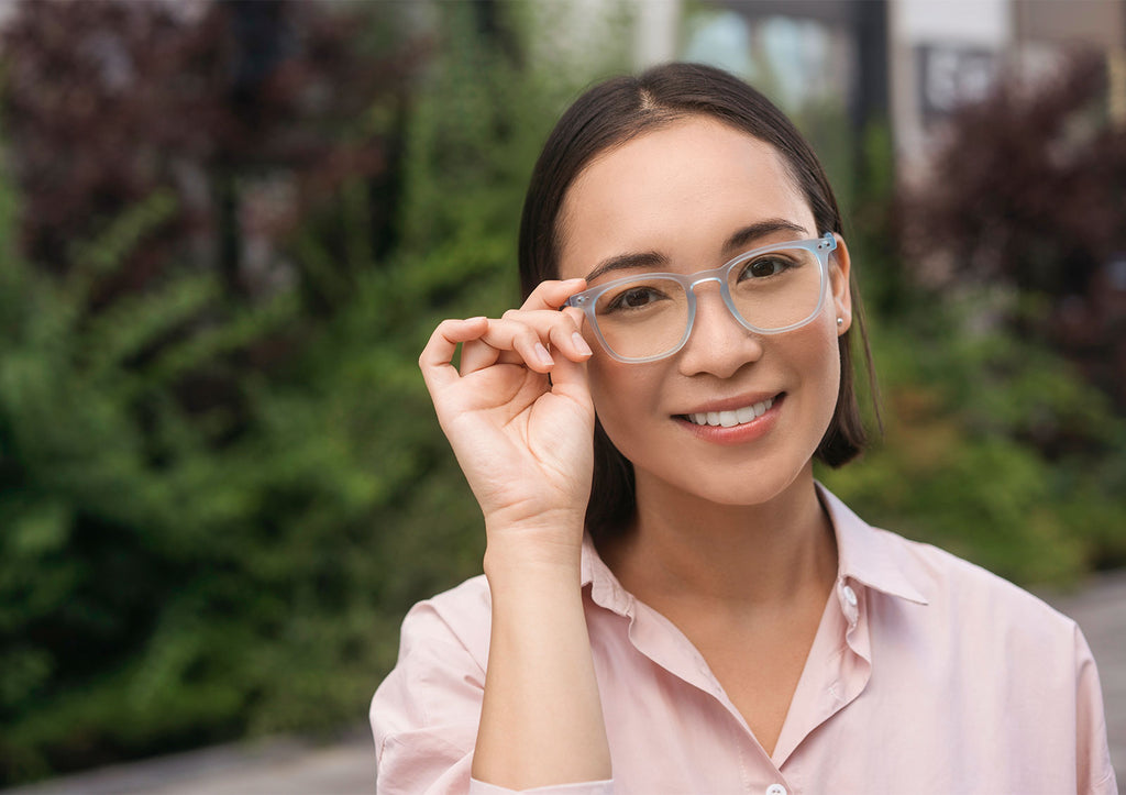 3 Model Kacamata yang Cocok dengan Wajah Asia